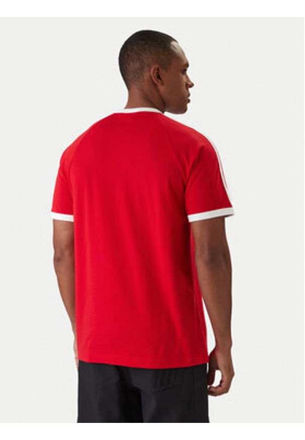Adidas - adidas T-Shirt 3-Stripes KE3535 Czerwony Regular Fit. Kolor: czerwony. Materiał: bawełna