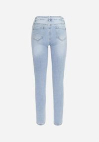 Born2be - Jasnoniebieskie Jeansy Skinny z Przetarciami Radea. Kolor: niebieski. Styl: klasyczny