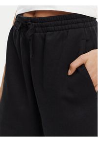 Adidas - adidas Spodnie dresowe ALL SZN Fleece IW1024 Czarny Loose Fit. Kolor: czarny. Materiał: syntetyk, bawełna #4