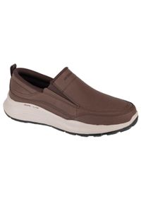 skechers - Buty do chodzenia męskie Skechers Equalizer 5.0 Harvey Chocolate. Zapięcie: bez zapięcia. Kolor: brązowy. Materiał: materiał. Szerokość cholewki: normalna. Sport: turystyka piesza