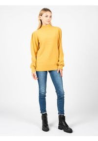 Silvian Heach Sweter "Melisia" | CVA22189LU | Melisia | Kobieta | Żółty. Okazja: na co dzień. Typ kołnierza: kołnierzyk stójkowy. Kolor: żółty. Materiał: bawełna, poliester. Wzór: aplikacja. Styl: casual #4