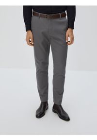 Reserved - Bawełniane spodnie slim fit - ciemnoszary. Kolor: szary. Materiał: bawełna