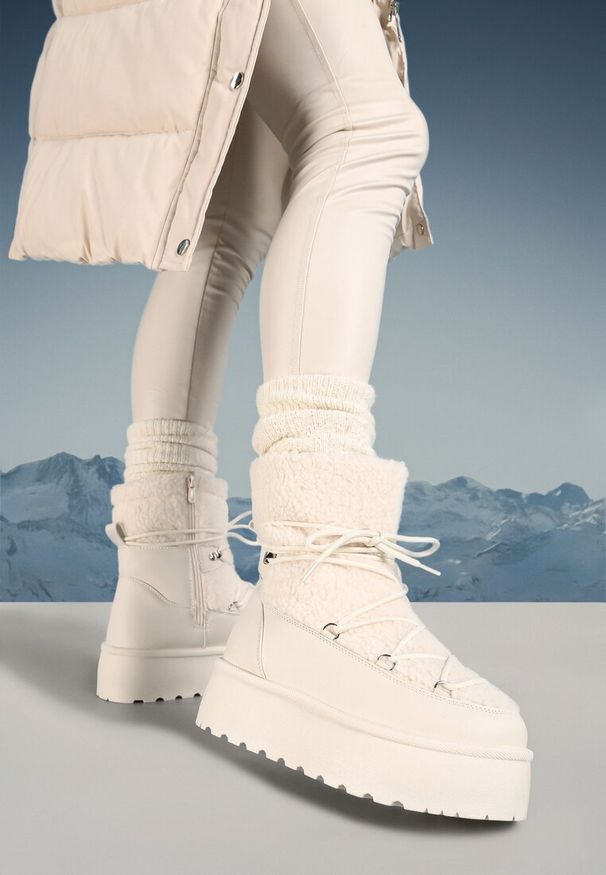 Born2be - Beżowe Śniegowce Vices na Grubej Podeszwie Ozdobione Sznurowaniem i Futerkiem Ravanelle. Okazja: na co dzień. Zapięcie: sznurówki. Kolor: beżowy. Materiał: futro. Wzór: aplikacja. Sezon: zima. Styl: casual