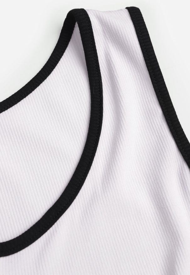 Born2be - Biały Bawełniany Top w Prążki z Guzikami przy Dekolcie Bervise. Okazja: na co dzień. Kolor: biały. Materiał: bawełna. Wzór: prążki. Styl: casual