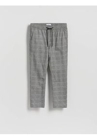 Reserved - Spodnie slim fit w kratę - jasnoszary. Kolor: szary. Materiał: wiskoza, bawełna