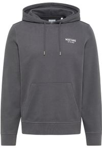 Mustang - MĘSKA BLUZA Z KAPTUREM MUSTANG NADRUK Bennet Photo Print Nine Iron 1014507 4080. Typ kołnierza: kaptur. Wzór: nadruk #6