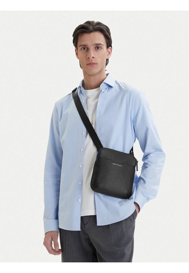 Armani Exchange Saszetka XM002586 AF22651 UC001 Czarny. Kolor: czarny. Materiał: skóra