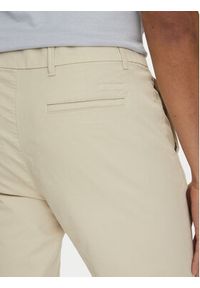 Calvin Klein Chinosy Modern Twill K10K113696 Beżowy Slim Fit. Kolor: beżowy. Materiał: bawełna #3