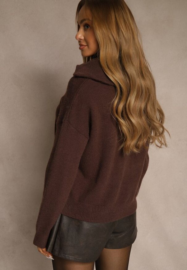 Renee - Brązowy Sweter z Wełną Wiskozą i Bawełną z Sercem Monisella. Kolor: brązowy. Materiał: wełna, bawełna, wiskoza