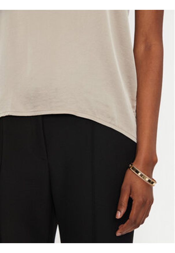 ViCOLO Bluzka TB0038 Beżowy Regular Fit. Kolor: beżowy. Materiał: wiskoza