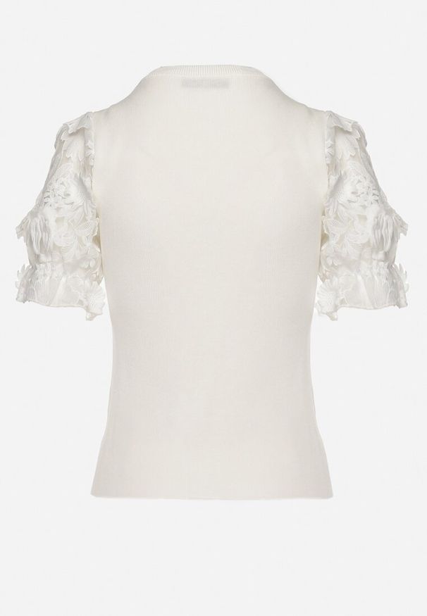 Born2be - Biała Koszula Ozdobiona Falbanką i Abstrakcyjnym Wzorem Nunoria. Kolor: biały. Wzór: aplikacja