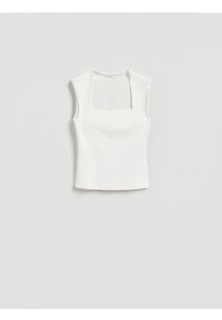 Reserved - Gładki top - biały. Kolor: biały. Materiał: dzianina. Wzór: gładki #1