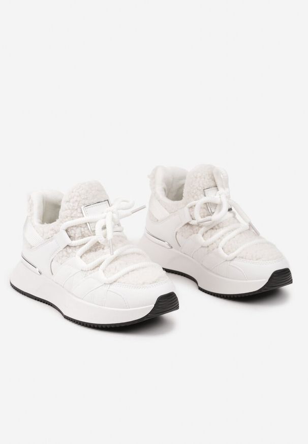 Born2be - Białe Sneakersy z Futerkiem Typu Baranek na Grubej Podeszwie Zinithara. Zapięcie: sznurówki. Kolor: biały. Materiał: futro. Wzór: aplikacja