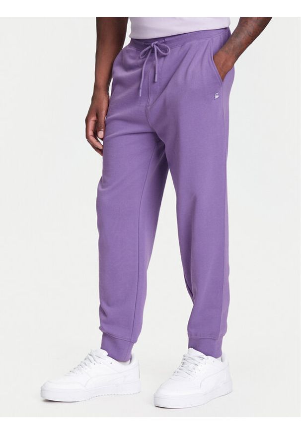 United Colors of Benetton - United Colors Of Benetton Spodnie dresowe 342ZUF01B Fioletowy Regular Fit. Kolor: fioletowy. Materiał: bawełna