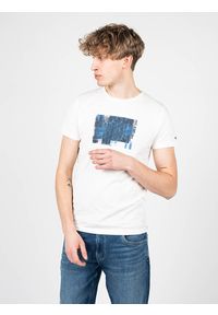 Pepe Jeans T-shirt "Sherlock" | PM508375 | Sherlock | Mężczyzna | Biały. Kolor: biały. Materiał: bawełna. Wzór: nadruk, aplikacja #4