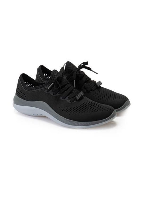 Buty do chodzenia damskie Crocs Literide. Zapięcie: sznurówki. Kolor: czarny. Materiał: materiał, syntetyk. Szerokość cholewki: normalna. Sport: turystyka piesza