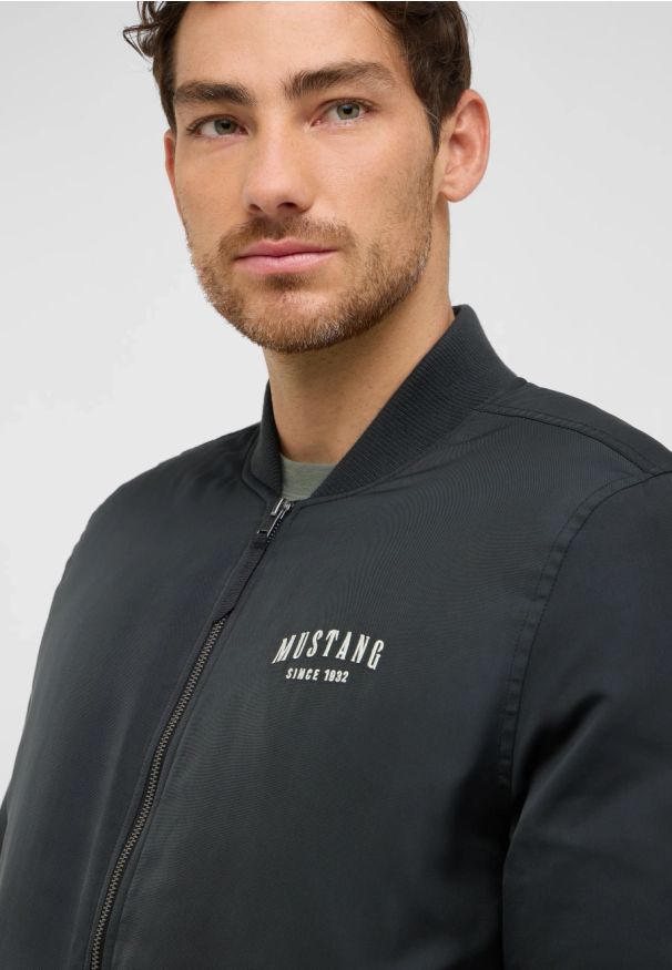 Męska Kurtka zimowa Mustang Style Byron Jet Black 1016892 4188. Sezon: zima