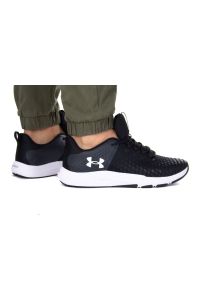 Buty Under Armour Charged Engage 2 M 3025527-001 czarne. Okazja: na co dzień. Wysokość cholewki: za kostkę. Kolor: czarny. Materiał: materiał, guma. Szerokość cholewki: normalna