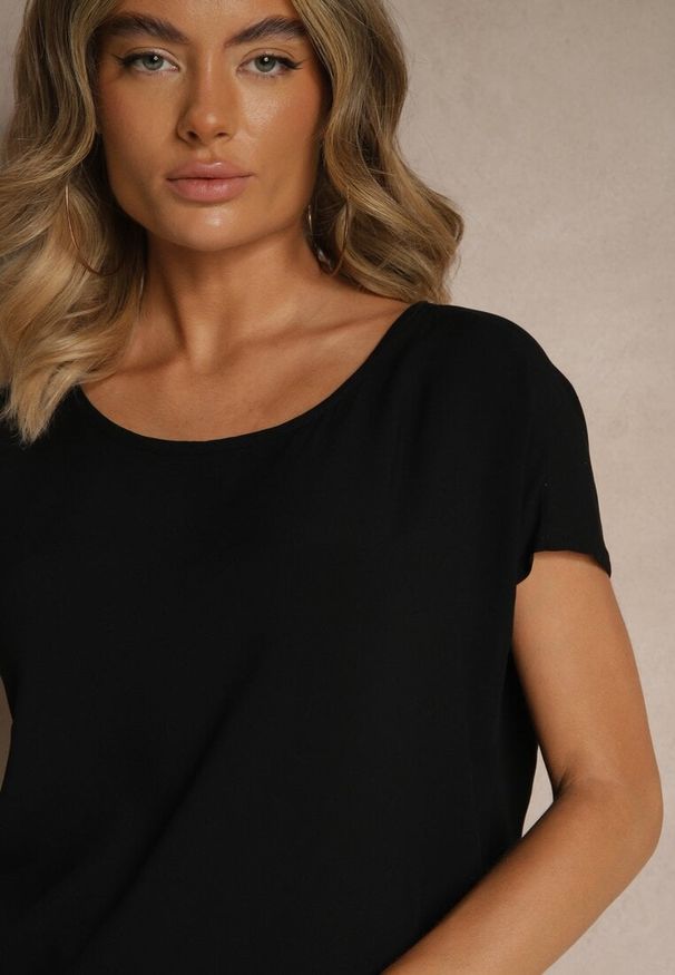 Renee - Czarna Wiskozowa Bluzka Oversize Lirealia. Okazja: na co dzień. Kolor: czarny. Materiał: wiskoza. Styl: casual