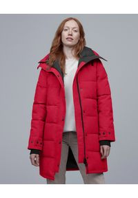 CANADA GOOSE - Czerwona parka Shelburne. Kolor: czerwony. Materiał: futro, materiał. Wzór: aplikacja. Sezon: lato, zima, jesień. Styl: klasyczny #8