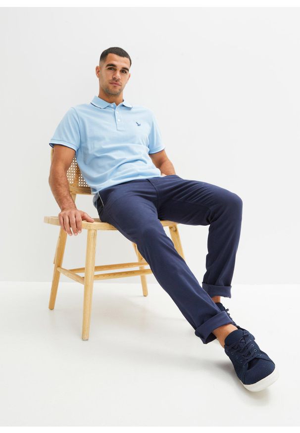 bonprix - Shirt polo pique, z czystej bawełny. Typ kołnierza: polo. Kolor: niebieski. Materiał: bawełna. Długość rękawa: krótki rękaw. Długość: krótkie. Wzór: nadruk. Styl: sportowy