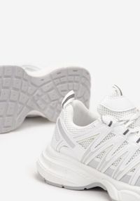 Born2be - Białe Klasyczne Sneakersy na Płaskiej Podeszwie ze Sznurowaniem i Przeszyciami Althona. Wysokość cholewki: przed kostkę. Kolor: biały. Szerokość cholewki: normalna. Obcas: na płaskiej podeszwie #2