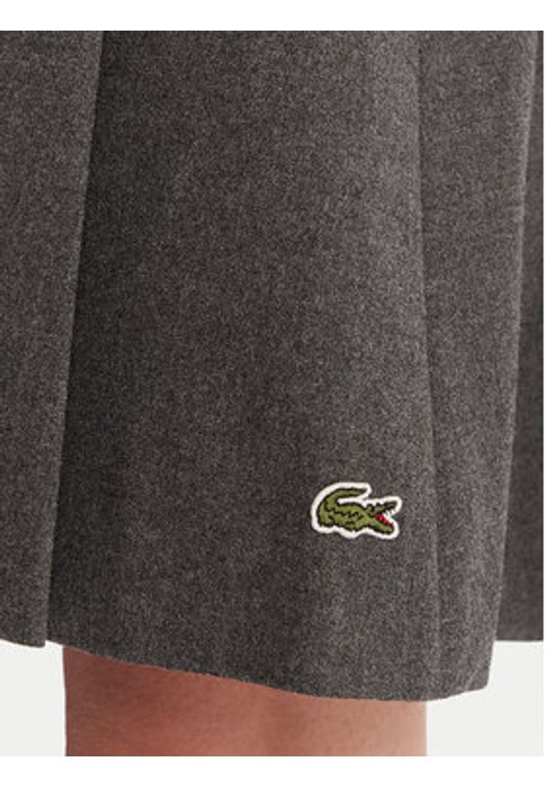 Lacoste Spódnica plisowana JF5358 Szary Regular Fit. Kolor: szary. Materiał: syntetyk