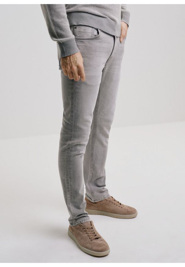 Ochnik - Szare spodnie jeansowe męskie. Kolor: szary. Materiał: bawełna