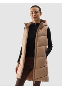 4f - 4F Długi bezrękawnik puchowy z wypełnieniem syntetycznym damski - beżowy XXL. Okazja: na co dzień. Typ kołnierza: kaptur, kołnierzyk stójkowy. Kolor: beżowy. Materiał: syntetyk, puch. Długość rękawa: bez rękawów. Długość: długie. Wzór: gładki. Styl: casual, sportowy #1