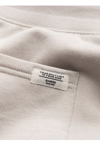 Ombre Clothing - Męskie spodnie dresowe z nogawką bez ściągacza - jasnobeżowe V1. Kolor: beżowy. Materiał: dresówka. Wzór: aplikacja. Styl: klasyczny, sportowy #2