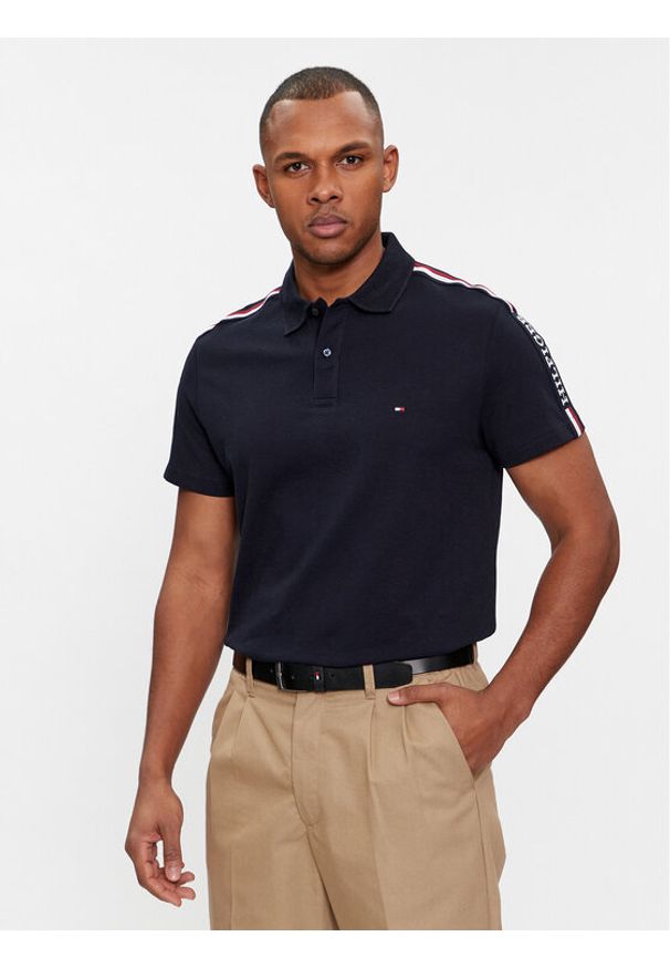 TOMMY HILFIGER - Tommy Hilfiger Polo Global Stripe Monotype Reg Polo MW0MW33591 Granatowy Regular Fit. Typ kołnierza: polo. Kolor: niebieski. Materiał: bawełna