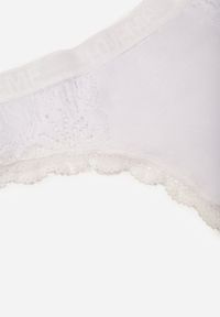 Born2be - Białe Majtki Stringi z Subtelną Koronką z Bawełną Adriedah. Kolor: biały. Materiał: koronka, bawełna. Wzór: koronka #2