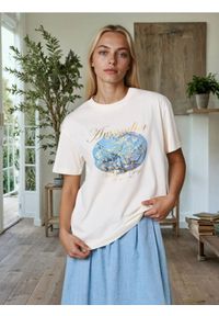 Sinsay - Bawełniana koszulka z nadrukiem - kremowy. Kolor: kremowy. Materiał: bawełna. Wzór: nadruk #1