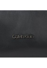 Calvin Klein Torba Ck Elevated Barrel K50K510834 Czarny. Kolor: czarny