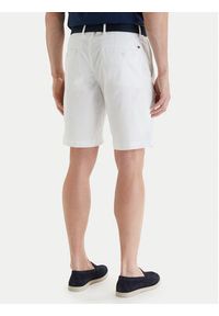 TOMMY HILFIGER - Tommy Hilfiger Szorty materiałowe Denton MW0MW42349 Biały Slim Fit. Kolor: biały. Materiał: bawełna #5