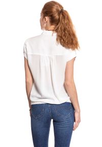 Wrangler - DAMSKA KOSZULA WRANGLER ROMANTIC TOP OFFWHITE W504LME02. Okazja: na co dzień. Kolor: biały. Wzór: aplikacja, ażurowy. Styl: elegancki, casual #3