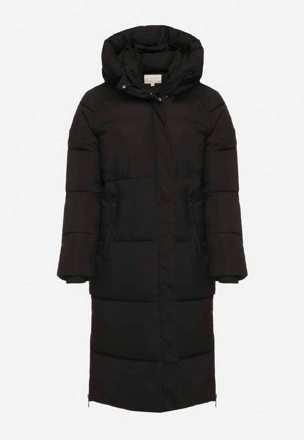 Born2be - Czarna Pikowana Kurtka Zimowa z Kapturem i Bocznymi Suwakami Falossea. Okazja: na co dzień. Typ kołnierza: kaptur. Kolekcja: plus size. Kolor: czarny. Materiał: jeans, poliester, dzianina. Sezon: zima. Styl: klasyczny, casual
