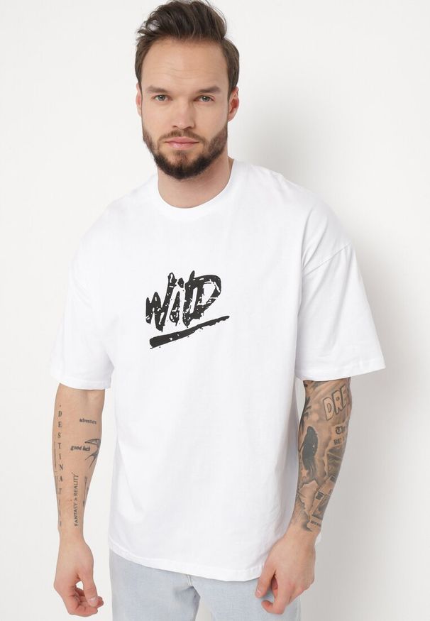 Born2be - Biała Koszulka Bawełniana z Nadrukiem Anfria. Kolor: biały. Materiał: bawełna. Wzór: nadruk. Styl: elegancki