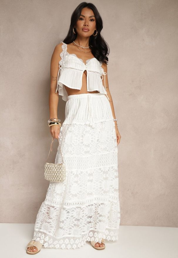Renee - Biała Spódnica z Bawełną i Koronką Voreda. Okazja: na co dzień. Stan: podwyższony. Kolor: biały. Materiał: bawełna, koronka. Wzór: koronka. Styl: casual, klasyczny, elegancki