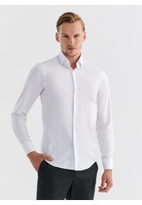 Pako Lorente - Elegancka biała koszula męska P000B-1X-577-B-S. Typ kołnierza: kołnierzyk klasyczny. Kolor: biały. Materiał: bawełna. Długość rękawa: długi rękaw. Długość: długie. Wzór: gładki. Styl: elegancki #7