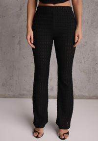 Renee - Czarny Tłoczony Komplet Spodnie Flare i Top z Marszczeniem w Talii Pimisia. Kolor: czarny. Materiał: materiał #4