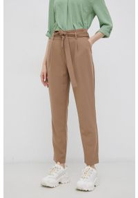 only - Only Spodnie damskie kolor fioletowy proste high waist. Okazja: na co dzień. Stan: podwyższony. Kolor: fioletowy. Styl: casual