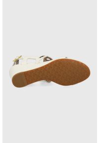 Lauren Ralph Lauren sandały skórzane AMILEA damskie kolor beżowy na koturnie. Zapięcie: klamry. Kolor: beżowy. Materiał: skóra. Wzór: gładki. Obcas: na koturnie