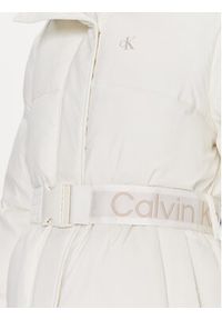 Calvin Klein Jeans Kurtka zimowa J20J221896 Écru Regular Fit. Materiał: syntetyk. Sezon: zima