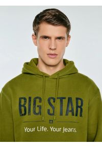 Big-Star - Bluza męska z kapturem z logo BIG STAR zielona Ashlyno 301. Typ kołnierza: kaptur. Kolor: zielony. Materiał: dzianina. Wzór: napisy. Styl: sportowy #6