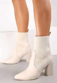 Renee - Beżowe Botki Tristn. Wysokość cholewki: za kostkę. Nosek buta: szpiczasty. Kolor: beżowy. Materiał: prążkowany, materiał. Szerokość cholewki: normalna. Obcas: na obcasie. Styl: elegancki. Wysokość obcasa: średni #3