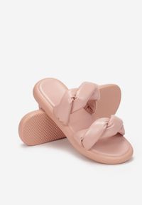 Renee - Różowe Klapki Chionassa. Nosek buta: otwarty. Kolor: różowy. Wzór: paski, jednolity. Sezon: lato. Obcas: na płaskiej podeszwie #3
