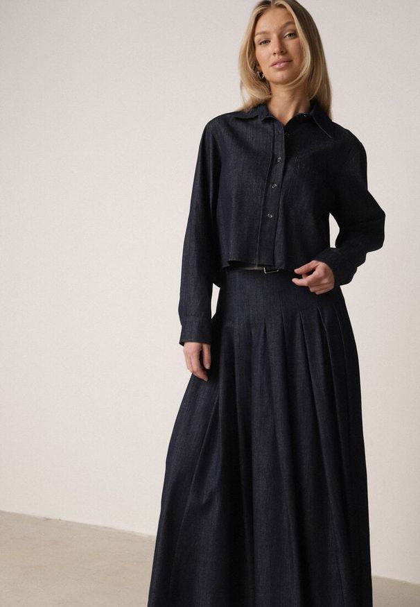 Born2be - Granatowy Bawełniano-Wiskozowy Komplet z Imitacji Jeansu Spódnica i Koszula Peshophi. Kolor: niebieski. Materiał: wiskoza, jeans, bawełna