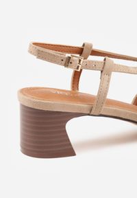 Renee - Ciemnobeżowe Czółenka Slingback VICES z Imitacji Zamszu na Klockowym Obcasie Adophaia. Zapięcie: pasek. Kolor: beżowy. Materiał: zamsz. Obcas: na obcasie. Styl: boho, elegancki. Wysokość obcasa: średni #8