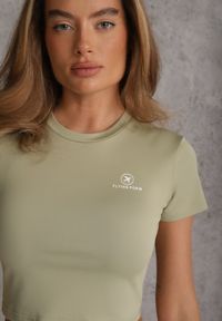Renee - Jasnozielony Basicowy T-shirt w Stylu Cropped z Subtelnym Nadrukiem Loraera. Okazja: na co dzień. Kolor: zielony. Materiał: jeans. Długość: krótkie. Wzór: nadruk. Styl: elegancki, sportowy, casual #4